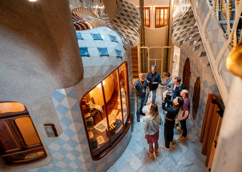 ]WILLKOMMEN IM MAGISCHEN HAUS VON BARCELONA 