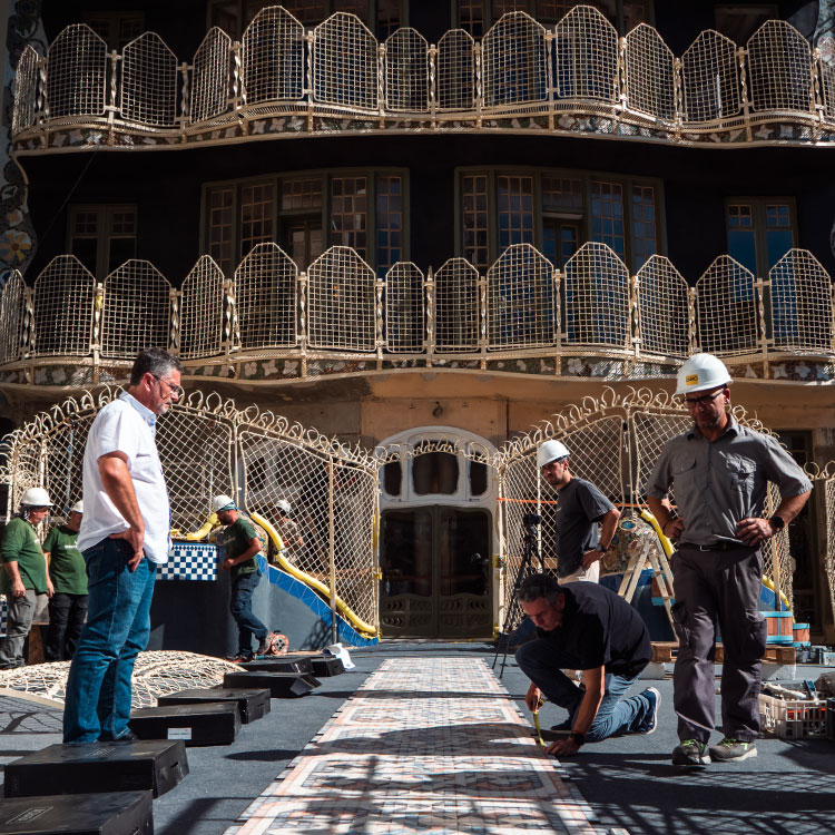 Descobrim la façana posterior i el pati originals